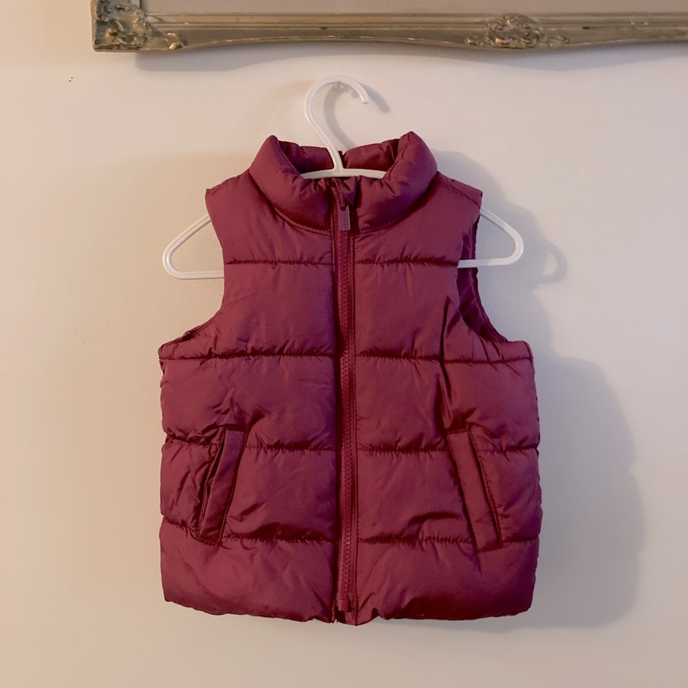 Old Navy Frost Free Puffer Vest in Magenta Size 18-24 Months Warm Fall Vest